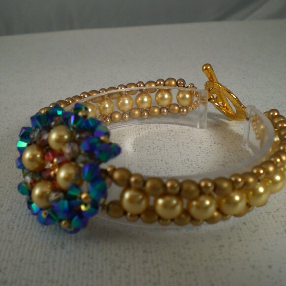 Hand Beaded, Swarovski Crystal/Pearl Bracelet (Fillion Bracelet) - Picture 2 of 5